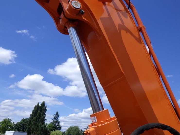 2021-doosan-dx85r-3-image-18