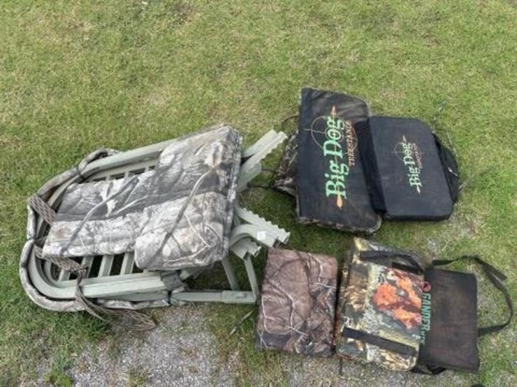 folding-hunting-tree-stand-&-pads-image-1