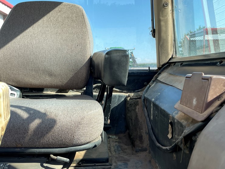 john-deere-3055-image-30