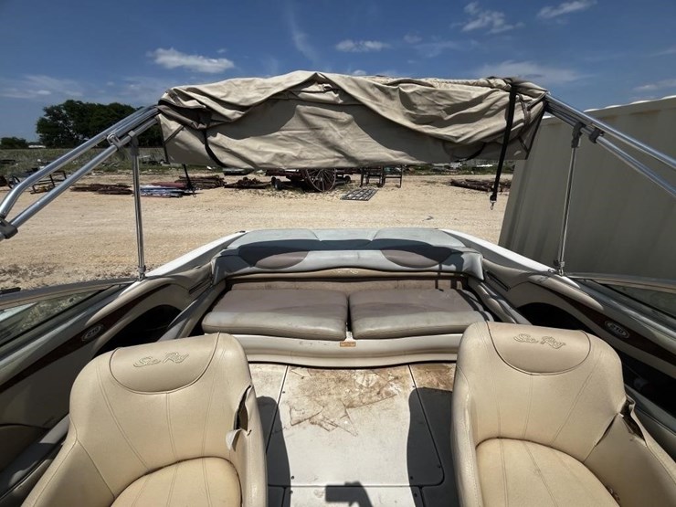 l3---boat-sea-ray-210-image-19