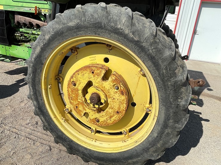 john-deere-3055-image-48