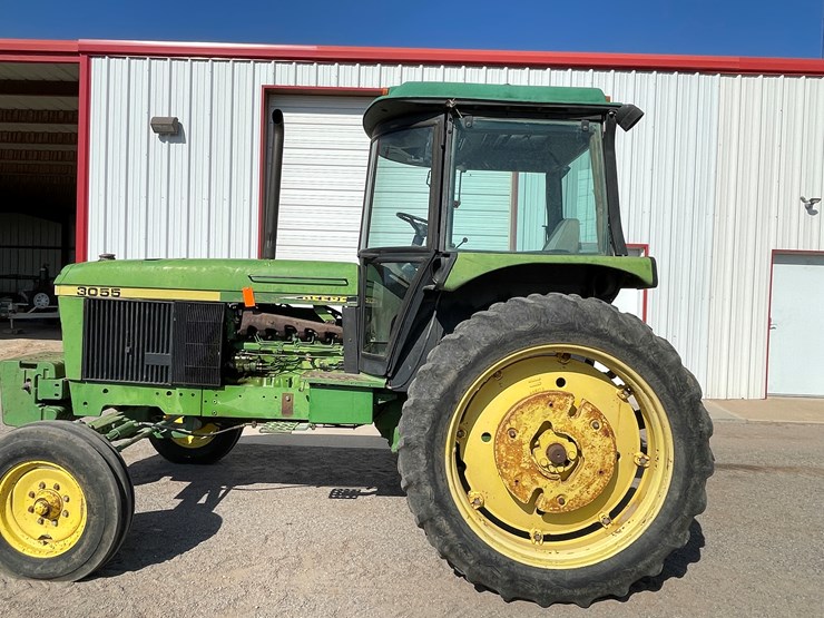 john-deere-3055-image-25