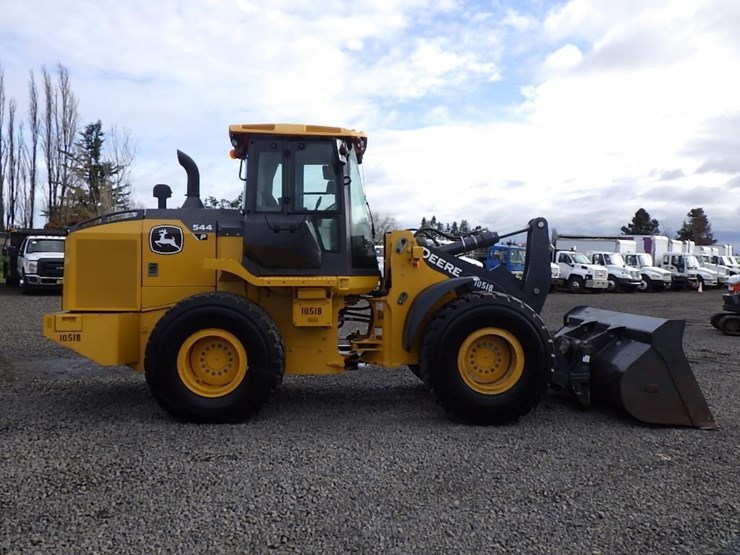 2023-deere-544p-image-3