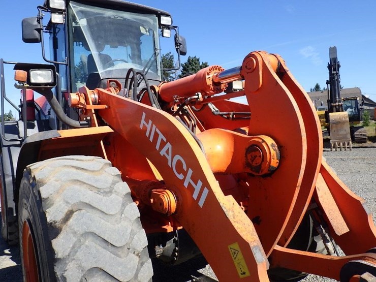 2017-hitachi-zw250-image-17