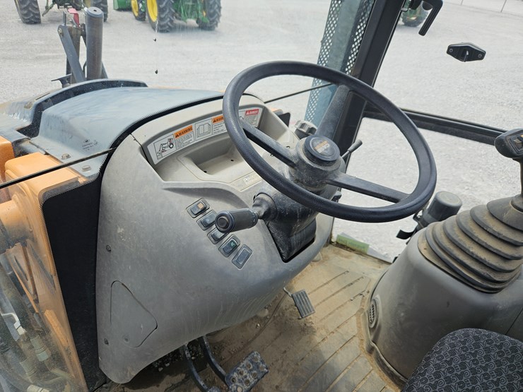 2019-case-580sn-image-20