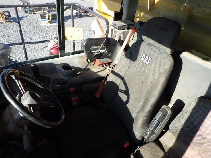 2011-caterpillar-770-image-10