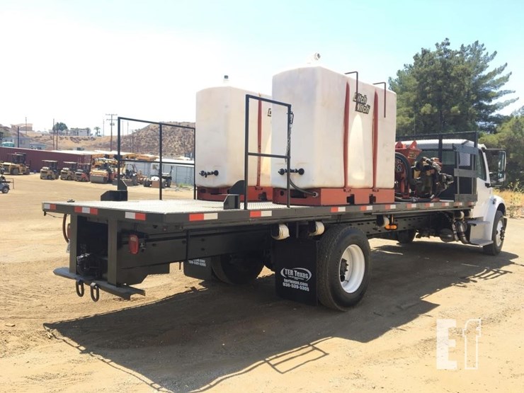 2017-freightliner-business-class-m2-106-image-3
