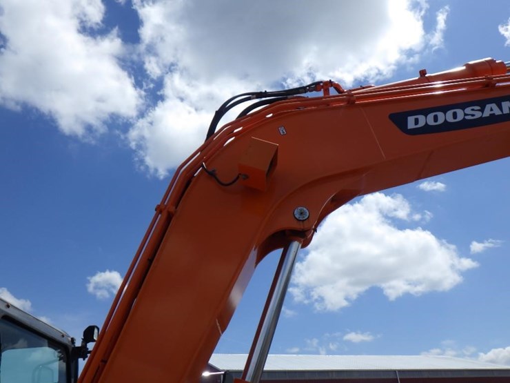 2021-doosan-dx85r-3-image-36