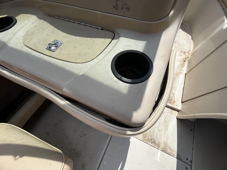 l3---boat-sea-ray-210-image-16