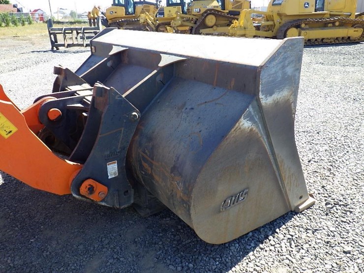 2017-hitachi-zw250-image-11
