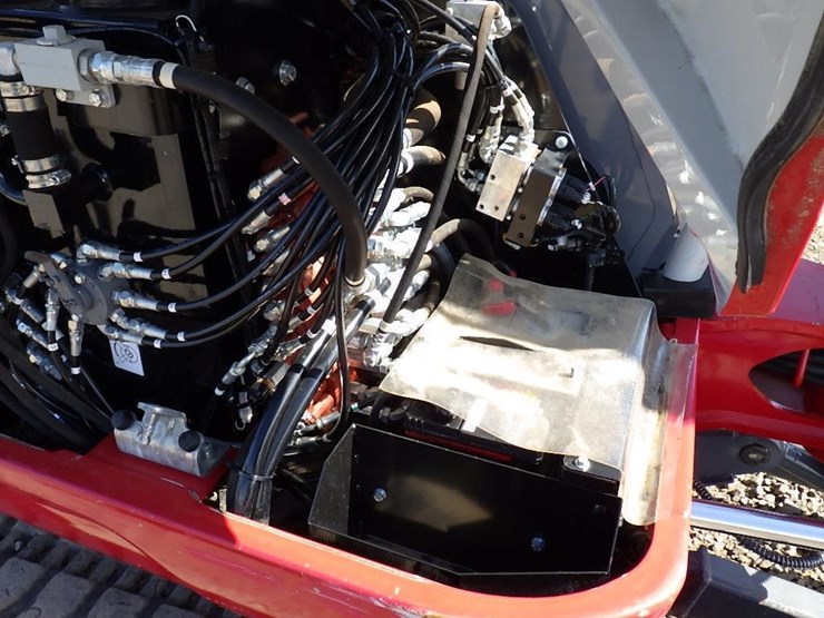 2021-takeuchi-tb240-image-19