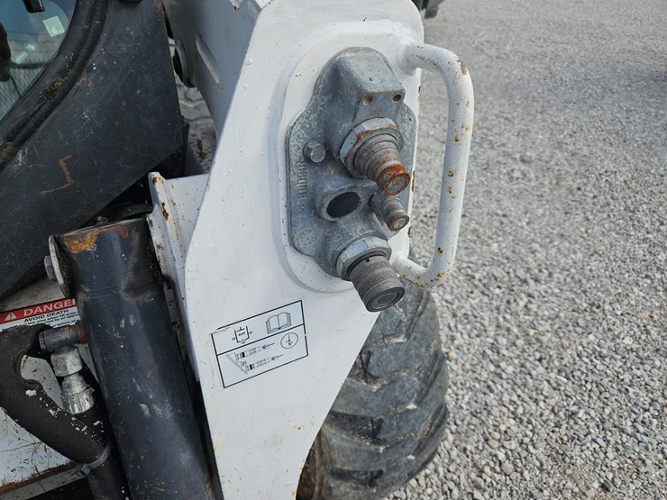 2015-bobcat-s550-image-6