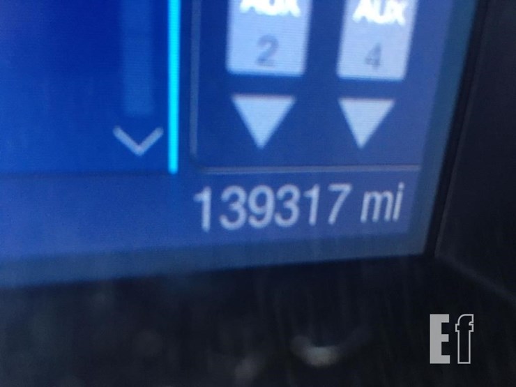 2015-ford-explorer-image-5