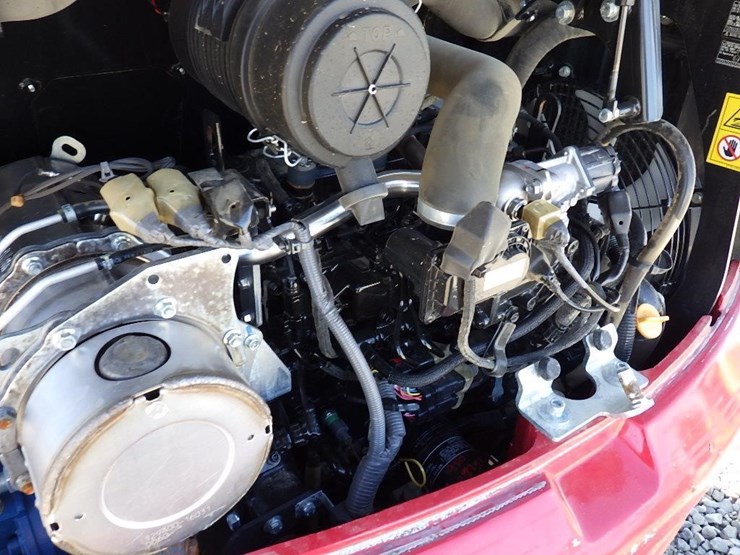 2021-takeuchi-tb240-image-22