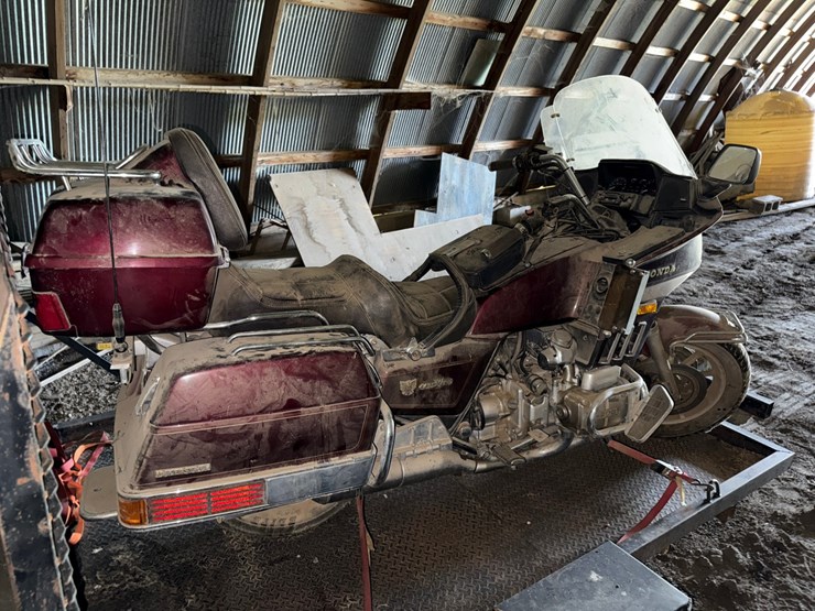 honda-goldwing-1200-motorcycle,-45,264-miles-**title**,-trailer-not-included-image-2