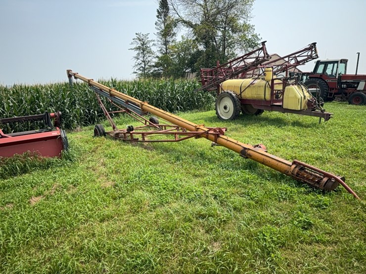 koyker-super-85c-pto-auger,-winch-cable-lift,-needs-(2)-tires,-8”x-approximately-61’-image-1