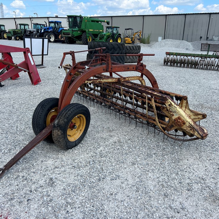 NEW HOLLAND 260