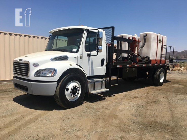 2017-freightliner-business-class-m2-106-image-1