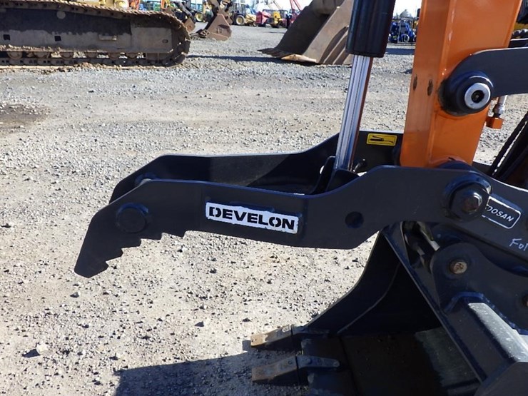 2024-doosan-dx35z-image-10