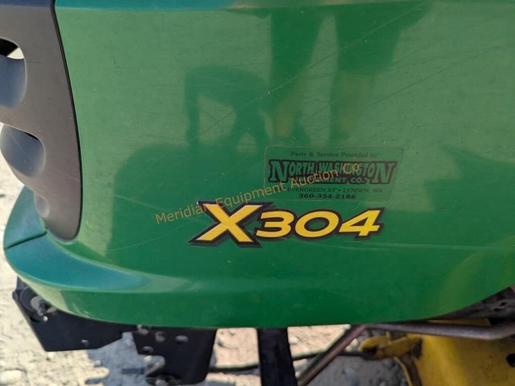 john-deere-x304-image-3