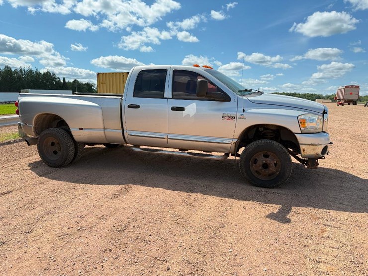 2007-dodge-ram-3500-image-3