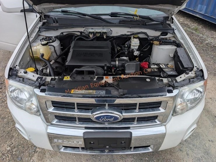 2010-ford-escape-image-29