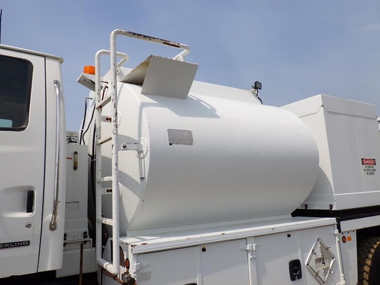2005-sterling-lt8500-image-7