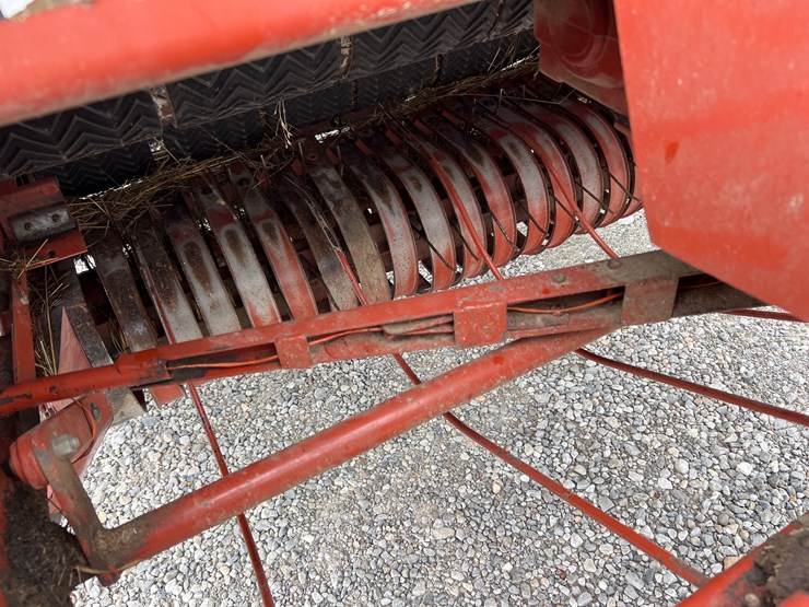 hesston-540-image-3