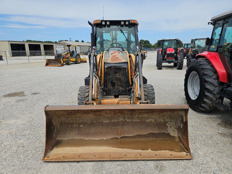 2019-case-580sn-image-2