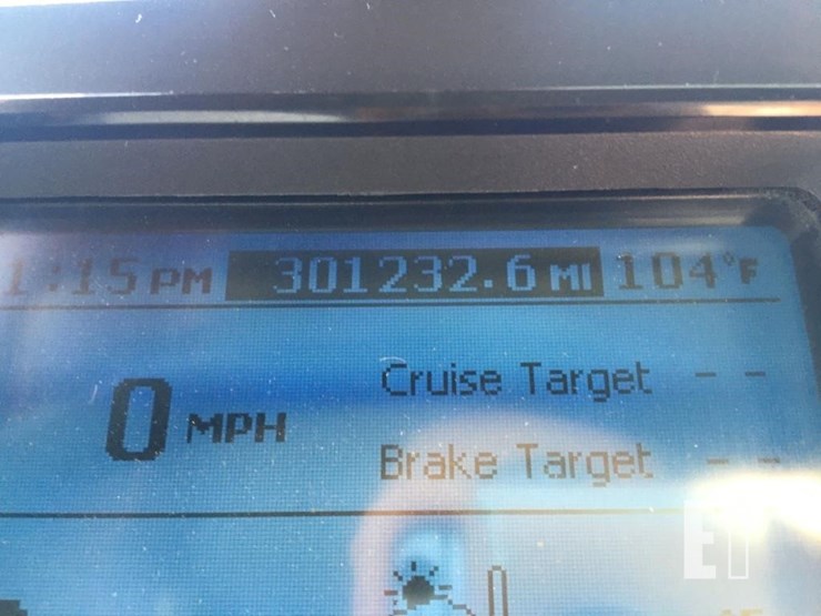 2018-mack-pinnacle-cxu613-image-5