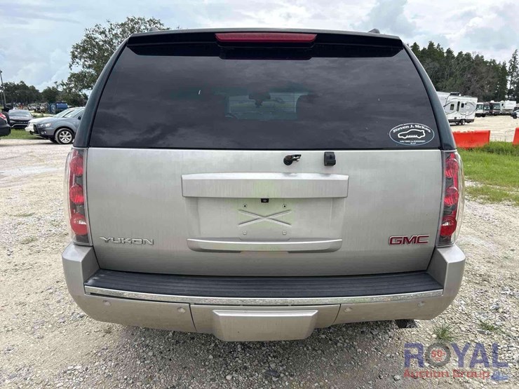 2013-gmc-yukon-image-26