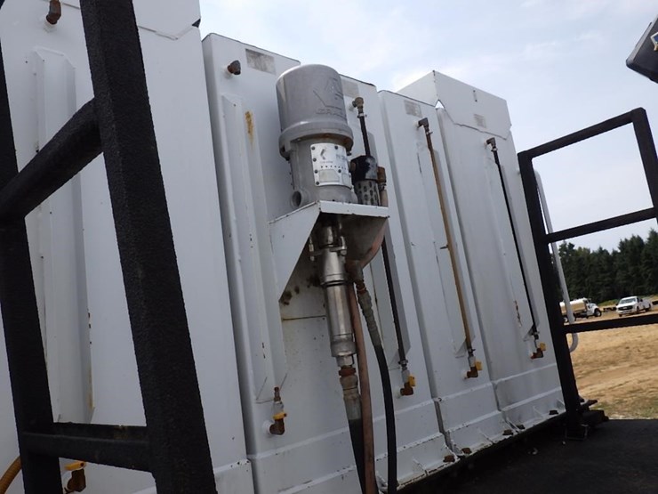 2005-sterling-lt8500-image-11