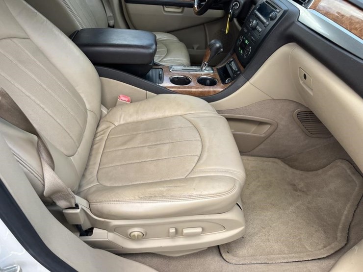 2009-buick-enclave-image-13