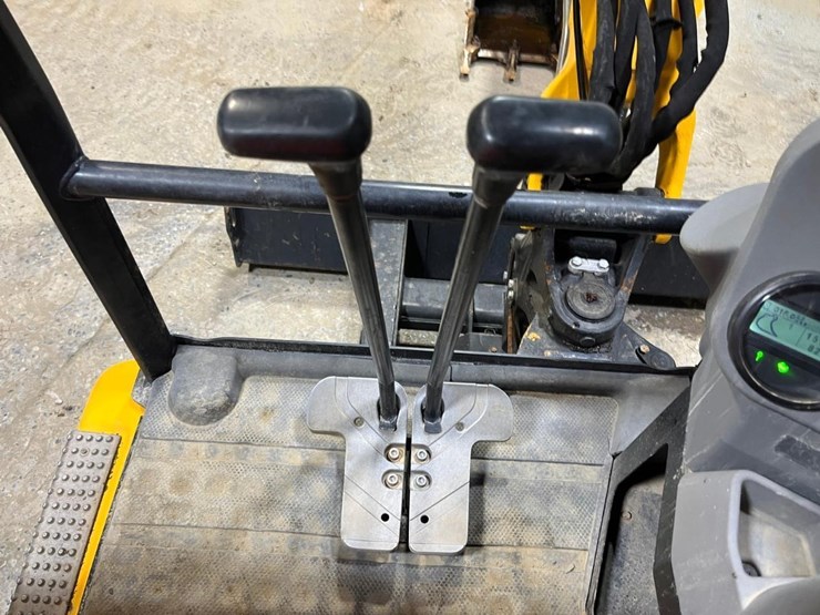 jcb-35z-1-image-31