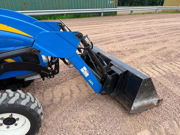 2010-new-holland-boomer-30-image-13