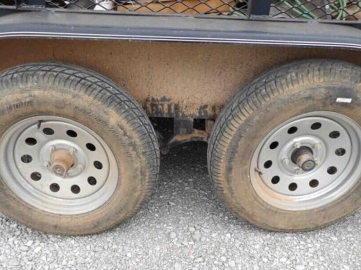 16'-texas-bragg-enclosed-trailer-image-19