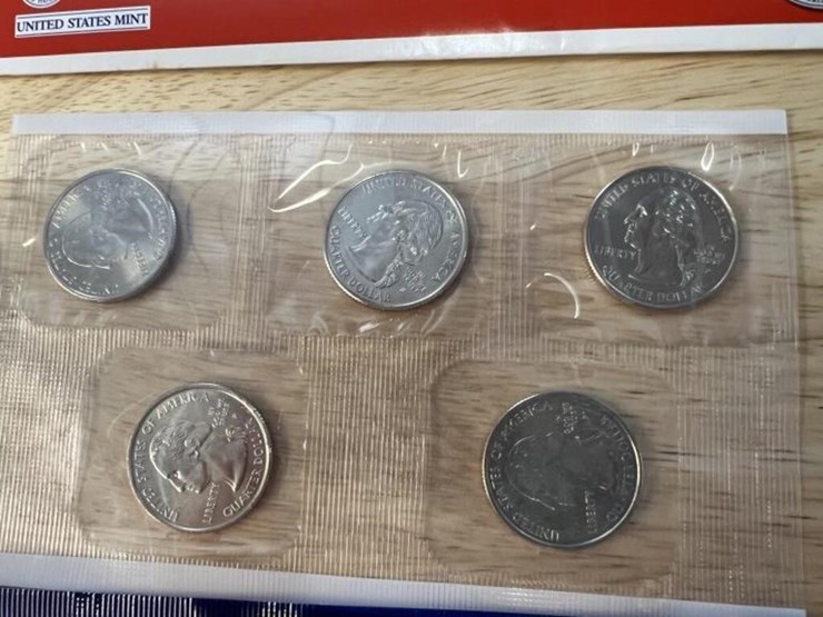 closet--2004-us-mint-coin-set-image-4