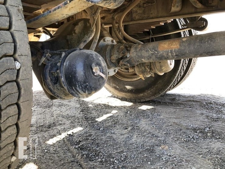 2011-ford-f750-image-12