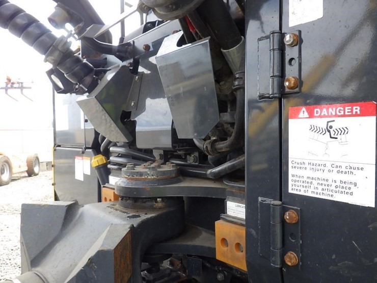 2016-komatsu-hm400-5-image-26