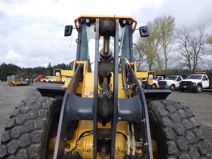 2023-deere-544p-image-15