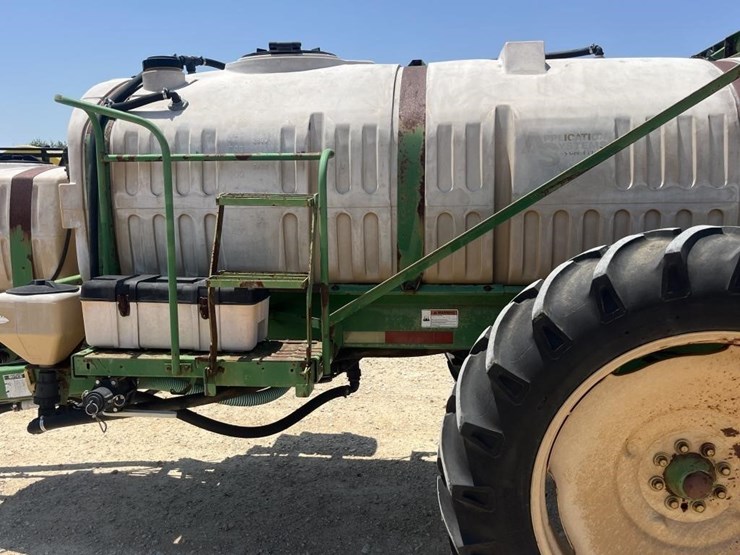l2--1000-gallon-60'-great-plains-sprayer-image-7