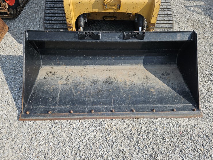 2004-caterpillar-277-image-3