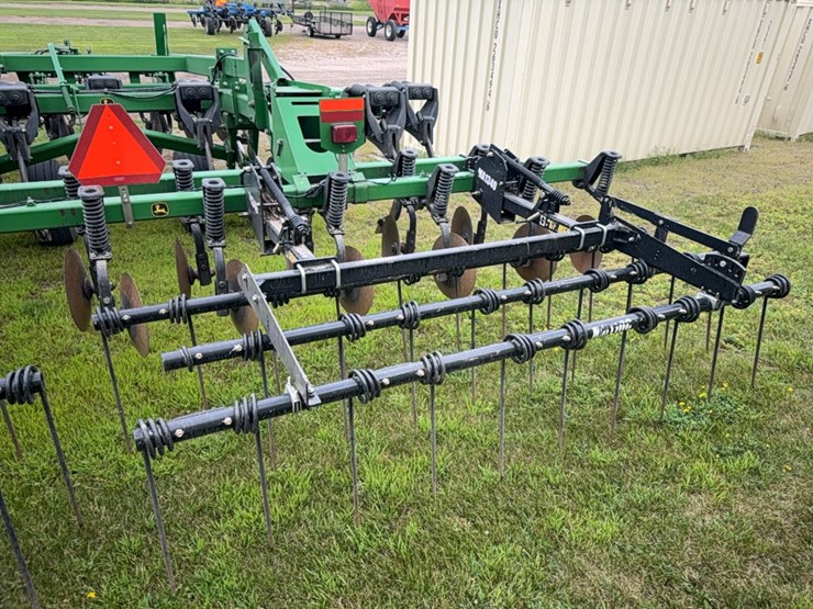 john-deere-2700-image-10