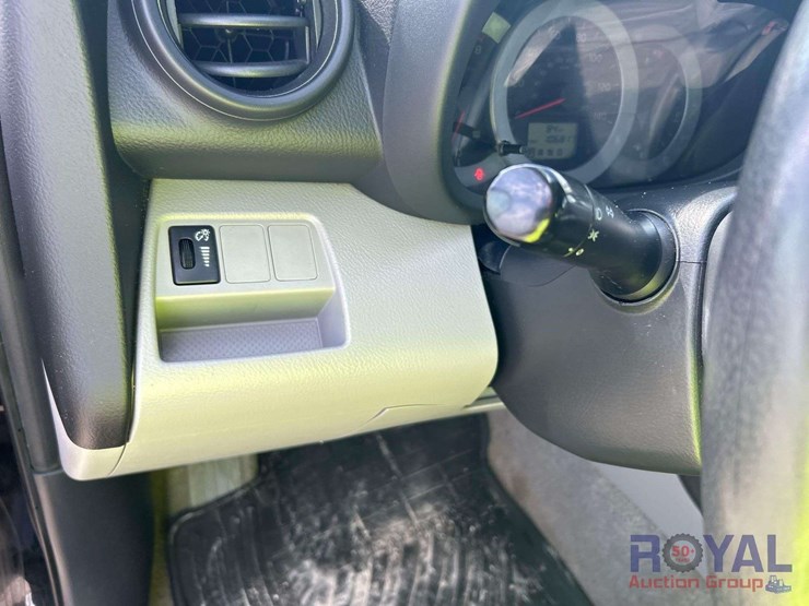 2011-toyota-rav4-image-14