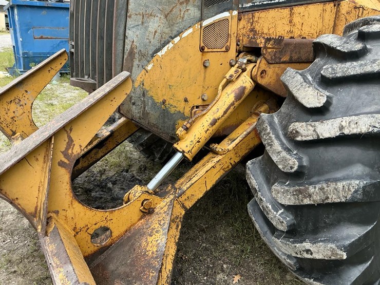 caterpillar-515-image-16