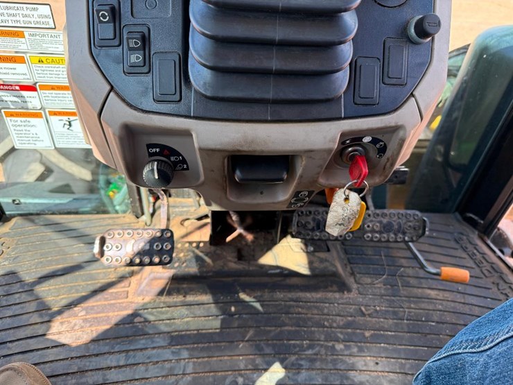 2017-john-deere-6120e-image-60