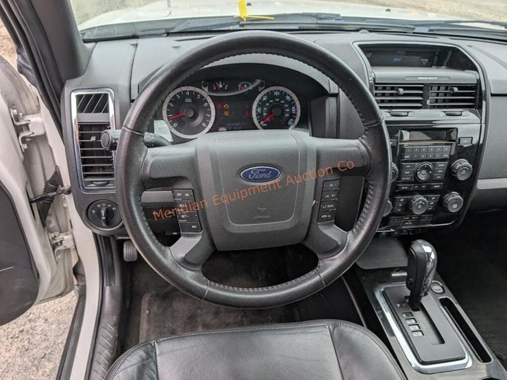 2010-ford-escape-image-10