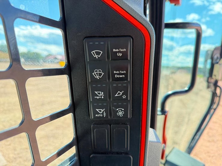 2020-bobcat-s76-image-36