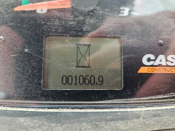 2019-case-580sn-image-23