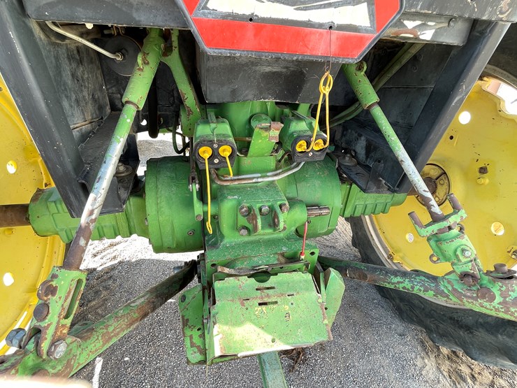 john-deere-3055-image-55